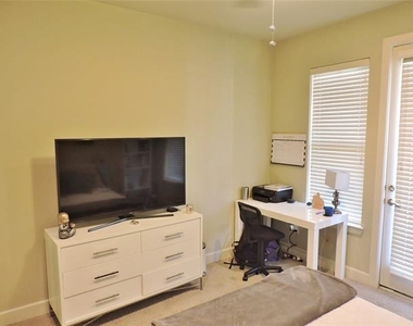 2800 Sandage Avenue - Photo Thumbnail 20