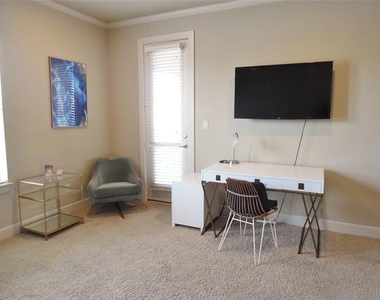 2800 Sandage Avenue - Photo Thumbnail 12