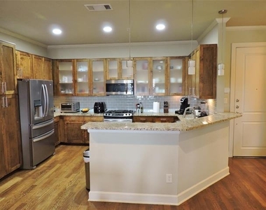 2800 Sandage Avenue - Photo Thumbnail 9