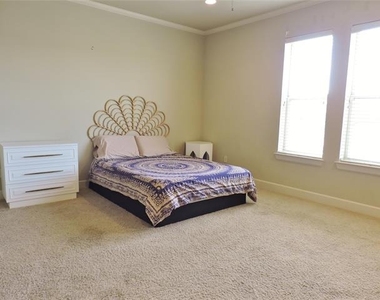 2800 Sandage Avenue - Photo Thumbnail 13