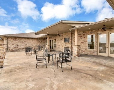2800 Sandage Avenue - Photo Thumbnail 30