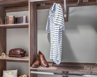 7420 N Rea Park Lane - Photo Thumbnail 19