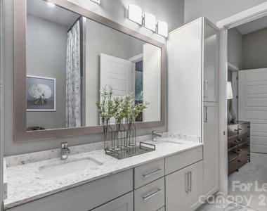 7420 N Rea Park Lane - Photo Thumbnail 17