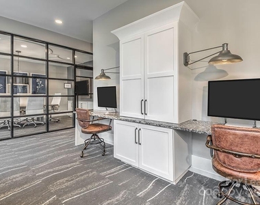 7420 N Rea Park Lane - Photo Thumbnail 3