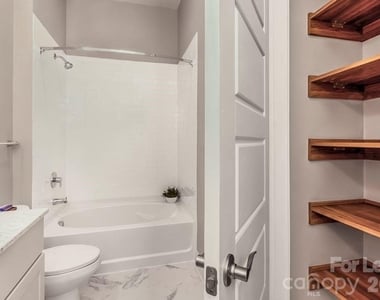 7420 N Rea Park Lane - Photo Thumbnail 23
