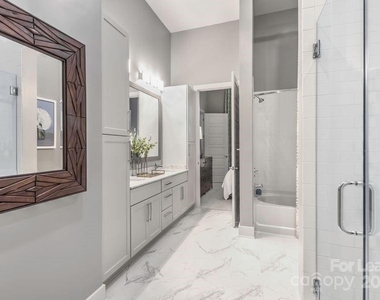 7420 N Rea Park Lane - Photo Thumbnail 18