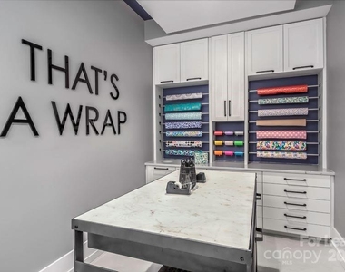 7420 N Rea Park Lane - Photo Thumbnail 10
