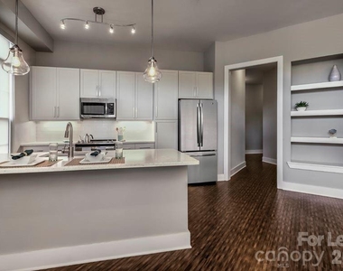 7420 N Rea Park Lane - Photo Thumbnail 24