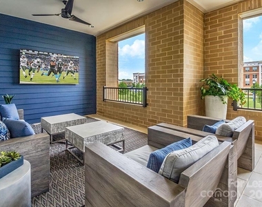 7420 N Rea Park Lane - Photo Thumbnail 13