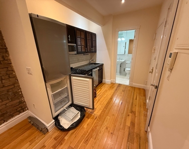 323 East 78th Street - Photo Thumbnail 6