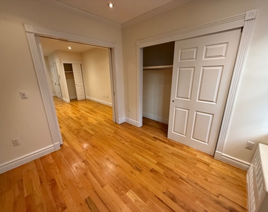 323 East 78th Street - Photo Thumbnail 3