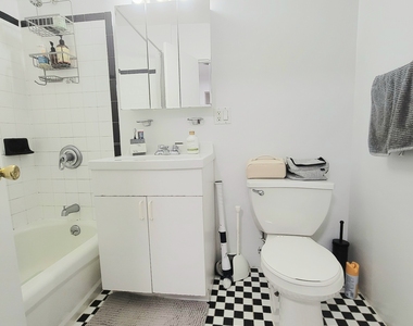 238 West 20th Street - Photo Thumbnail 5