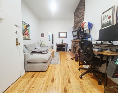 238 West 20th Street - Photo Thumbnail 1