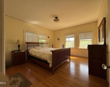 4645 Walnut Avenue - Photo Thumbnail 12