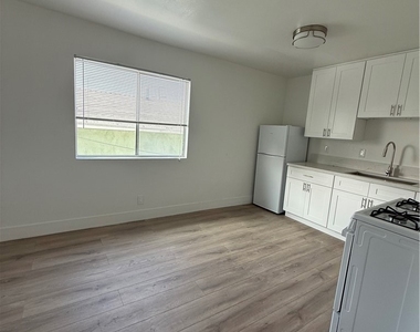 144 W 94th Street - Photo Thumbnail 2