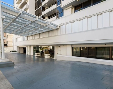 10660 Wilshire Boulevard - Photo Thumbnail 1