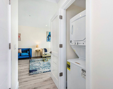 1249 S Holt Avenue - Photo Thumbnail 9