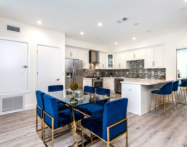 1249 S Holt Avenue - Photo Thumbnail 8