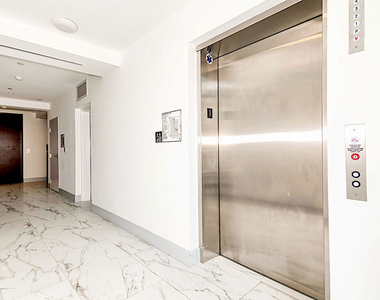 1249 S Holt Avenue - Photo Thumbnail 2