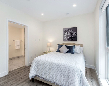 1249 S Holt Avenue - Photo Thumbnail 14