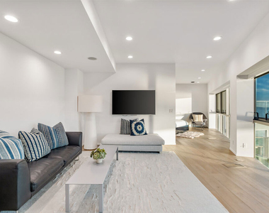 24434 Malibu Road - Photo Thumbnail 17