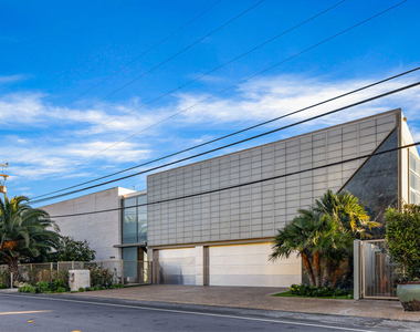 24434 Malibu Road - Photo Thumbnail 3