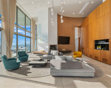 24434 Malibu Road - Photo Thumbnail 7