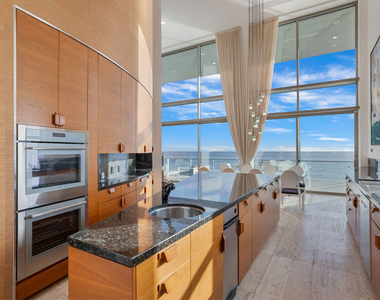 24434 Malibu Road - Photo Thumbnail 11