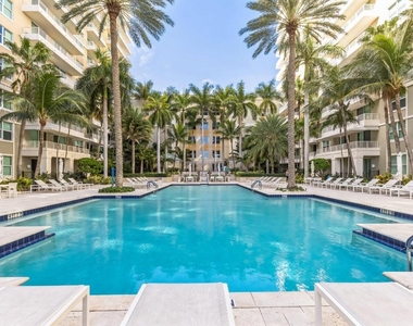 700 E Boynton Beach Boulevard - Photo Thumbnail 19