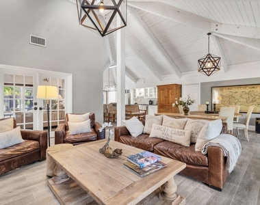 2107 Wightman Drive - Photo Thumbnail 14