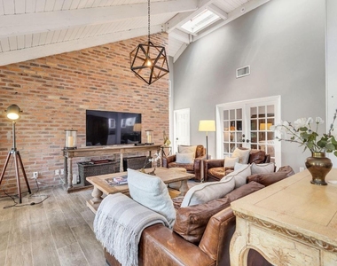 2107 Wightman Drive - Photo Thumbnail 27