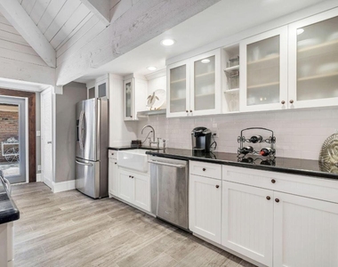 2107 Wightman Drive - Photo Thumbnail 13