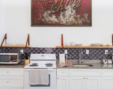 717 Forest Hill Boulevard - Photo Thumbnail 64