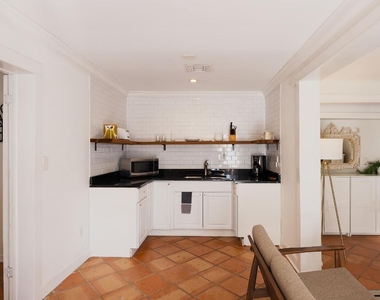 717 Forest Hill Boulevard - Photo Thumbnail 21