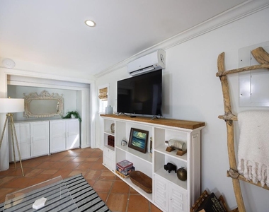 717 Forest Hill Boulevard - Photo Thumbnail 33