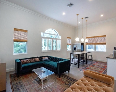 717 Forest Hill Boulevard - Photo Thumbnail 24