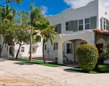 717 Forest Hill Boulevard - Photo Thumbnail 1