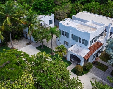 717 Forest Hill Boulevard - Photo Thumbnail 11