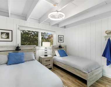 54 Thompson Avenue - Photo Thumbnail 11