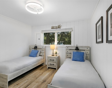 54 Thompson Avenue - Photo Thumbnail 6