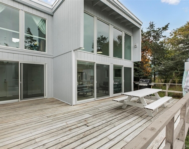54 Thompson Avenue - Photo Thumbnail 1