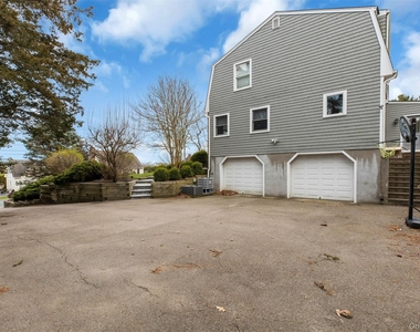 345 Colonial Road - Photo Thumbnail 28