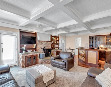 345 Colonial Road - Photo Thumbnail 9