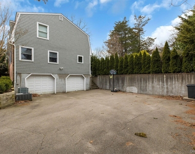 345 Colonial Road - Photo Thumbnail 27