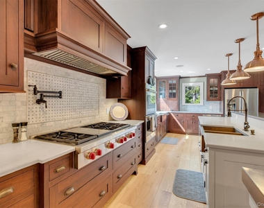 345 Colonial Road - Photo Thumbnail 7
