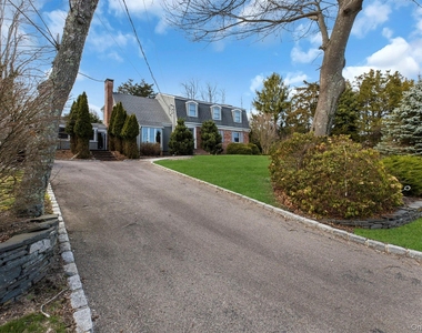 345 Colonial Road - Photo Thumbnail 26