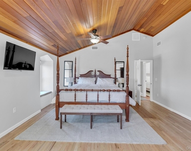 345 Colonial Road - Photo Thumbnail 18