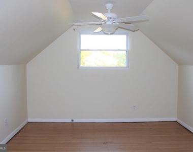 413 Dickinson Road - Photo Thumbnail 11
