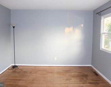 413 Dickinson Road - Photo Thumbnail 4