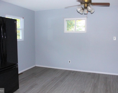 413 Dickinson Road - Photo Thumbnail 6
